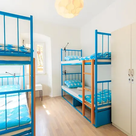 City Walls Hostel *